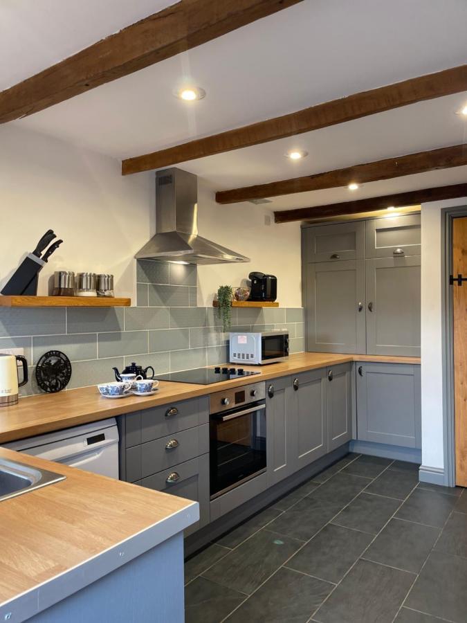 סוואנסי Cilhendre Holiday Cottages - The Dairy מראה חיצוני תמונה