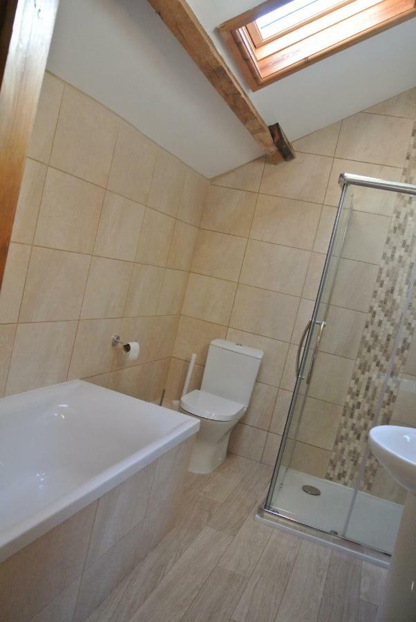 סוואנסי Cilhendre Holiday Cottages - The Dairy מראה חיצוני תמונה